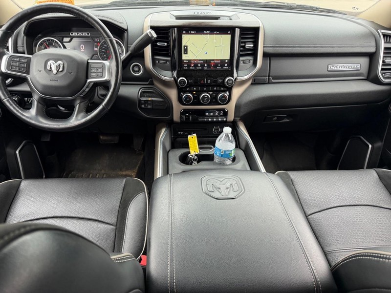 Ram 2500 Vehicle Full-screen Gallery Image 8