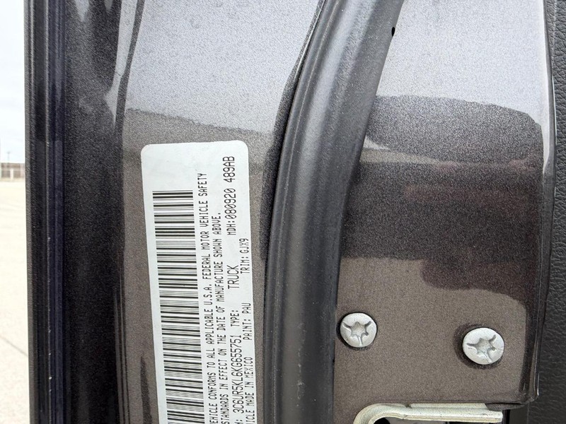 Ram 2500 Vehicle Full-screen Gallery Image 20