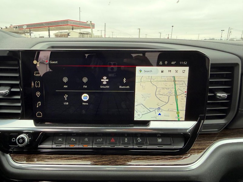 GMC Sierra 1500 Vehicle Full-screen Gallery Image 12