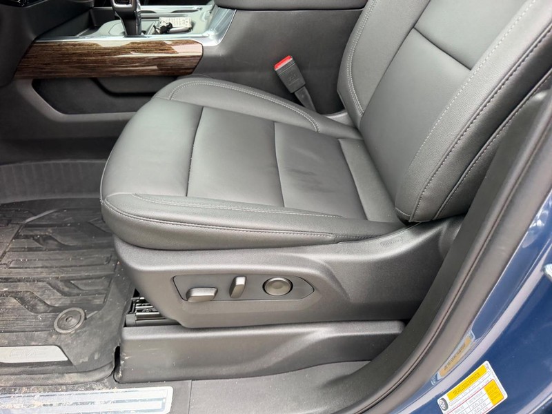 GMC Sierra 1500 Vehicle Full-screen Gallery Image 17