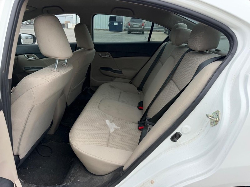 Honda Civic Sedan Vehicle Full-screen Gallery Image 4