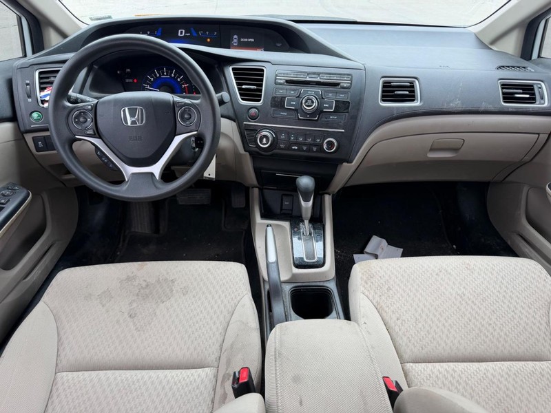 Honda Civic Sedan Vehicle Full-screen Gallery Image 5