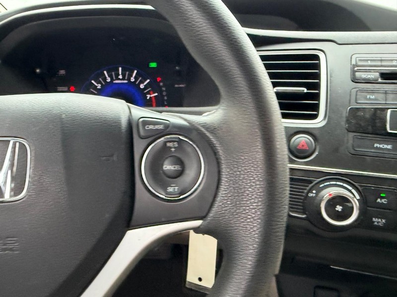 Honda Civic Sedan Vehicle Full-screen Gallery Image 8