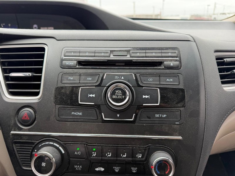 Honda Civic Sedan Vehicle Full-screen Gallery Image 9