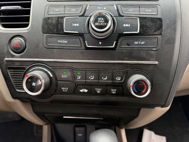 Honda Civic Sedan Vehicle Full-screen Gallery Image 10