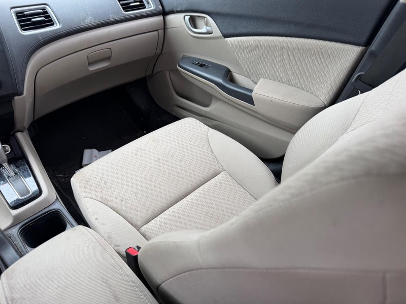 Honda Civic Sedan Vehicle Full-screen Gallery Image 11