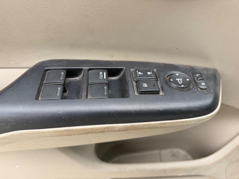 Honda Civic Sedan Vehicle Full-screen Gallery Image 12