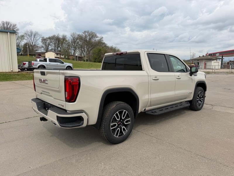 GMC Sierra 1500 Vehicle Full-screen Gallery Image 3
