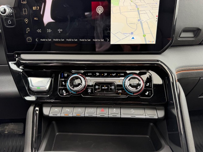 GMC Sierra 1500 Vehicle Full-screen Gallery Image 14