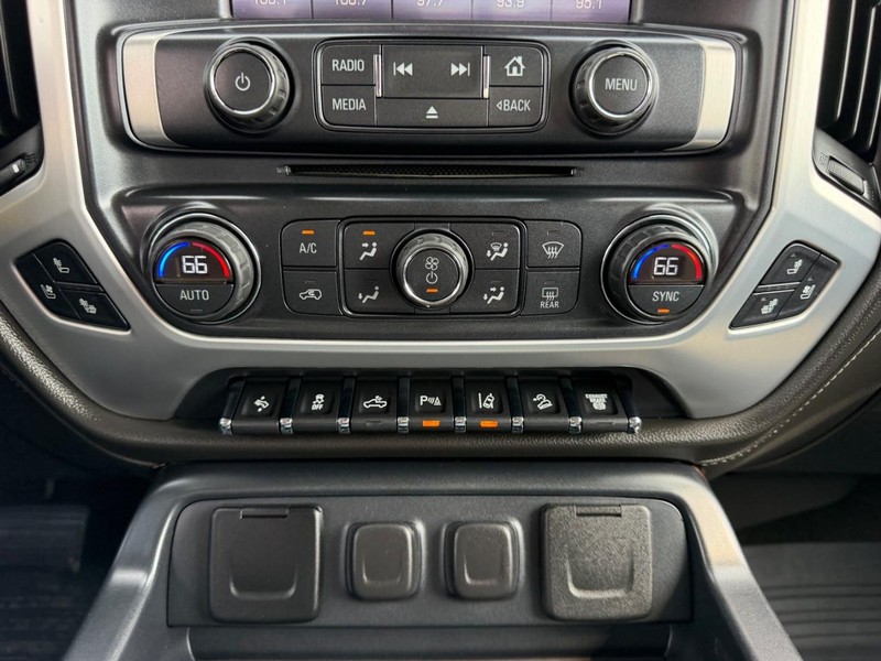 GMC Sierra 2500HD Vehicle Full-screen Gallery Image 13