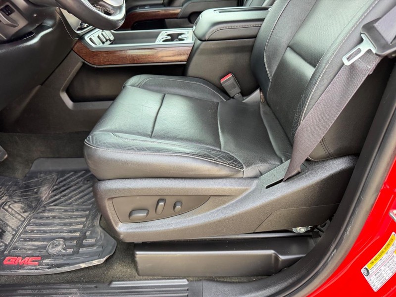 GMC Sierra 2500HD Vehicle Full-screen Gallery Image 17