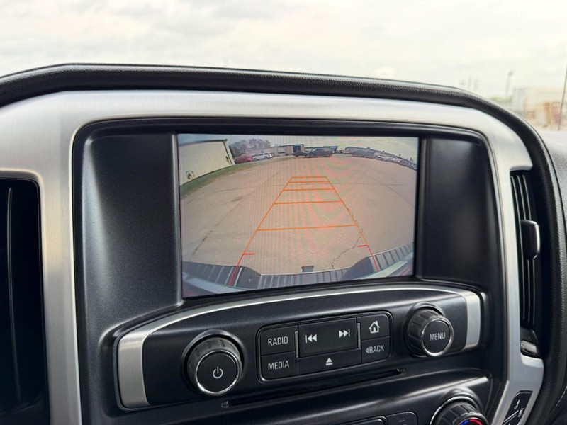 GMC Sierra 2500HD Vehicle Full-screen Gallery Image 19