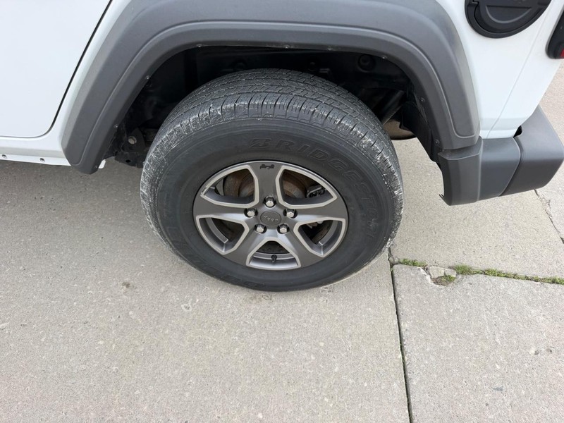 Jeep Wrangler Unlimited Vehicle Full-screen Gallery Image 6