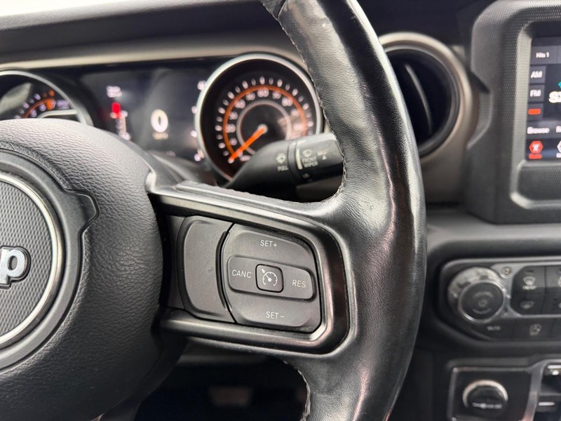 Jeep Wrangler Unlimited Vehicle Full-screen Gallery Image 11