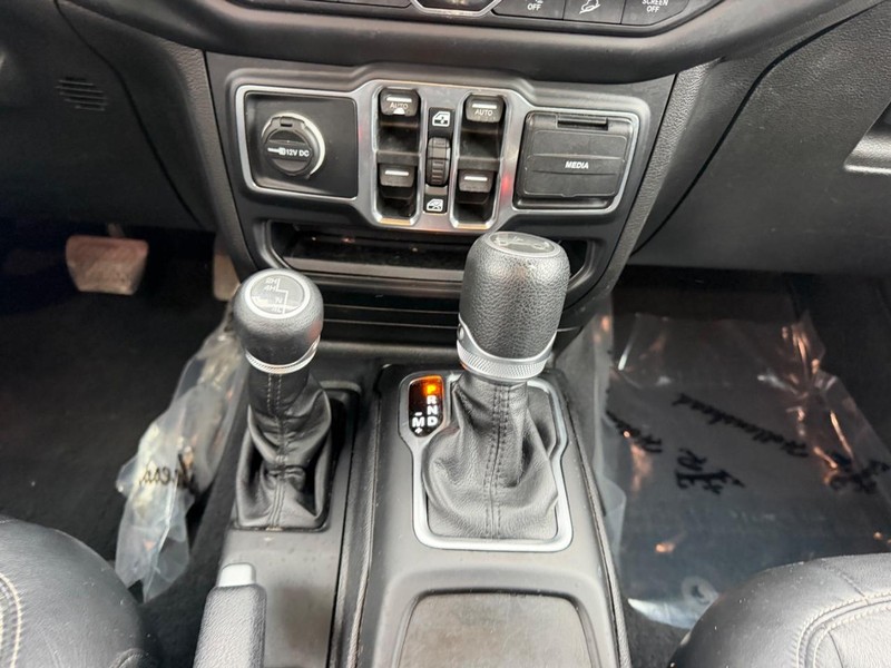 Jeep Wrangler Unlimited Vehicle Full-screen Gallery Image 14