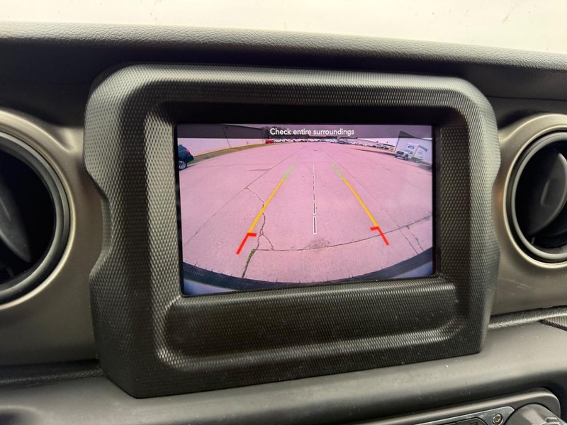 Jeep Wrangler Unlimited Vehicle Full-screen Gallery Image 19