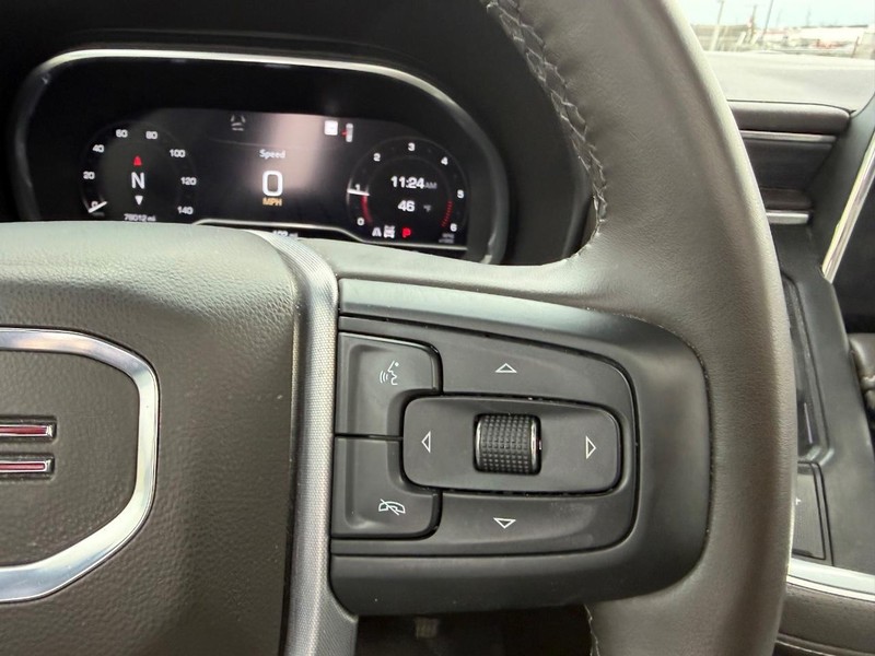 GMC Yukon XL Vehicle Full-screen Gallery Image 15