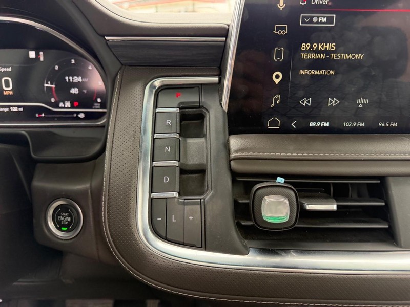 GMC Yukon XL Vehicle Full-screen Gallery Image 17