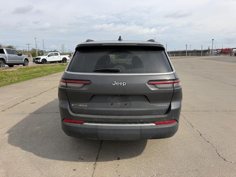 Jeep Grand Cherokee L Vehicle Full-screen Gallery Image 4