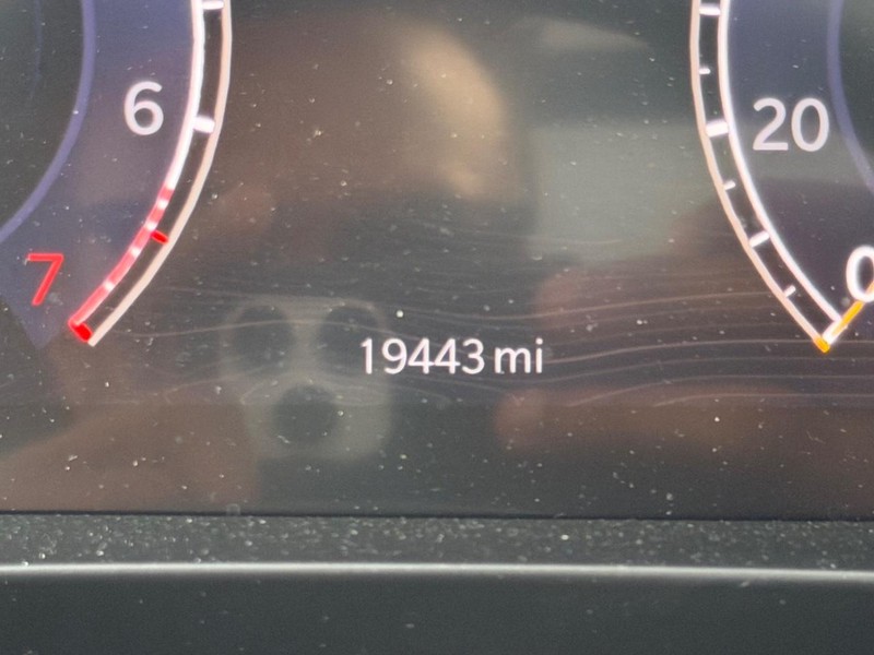 Jeep Grand Cherokee L Vehicle Full-screen Gallery Image 23