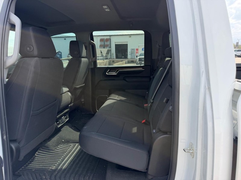 Chevrolet Silverado 2500HD Vehicle Full-screen Gallery Image 7