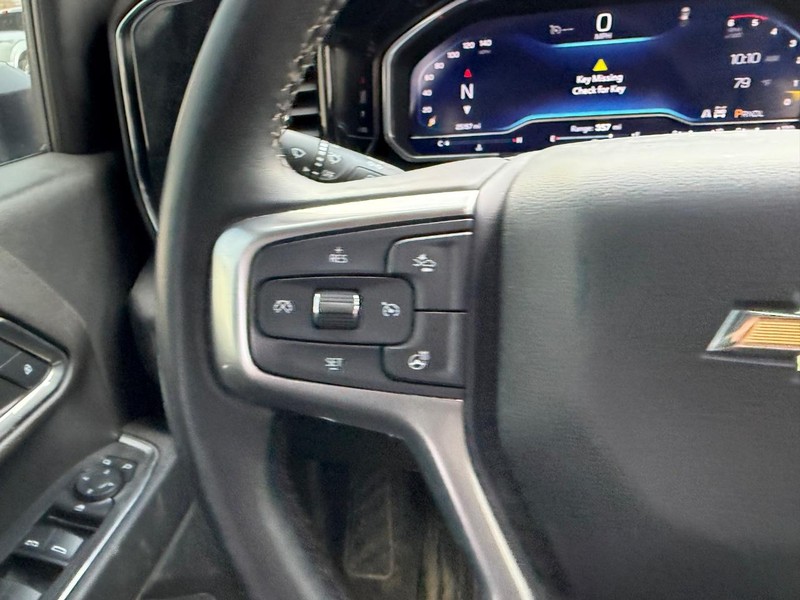 Chevrolet Silverado 2500HD Vehicle Full-screen Gallery Image 10