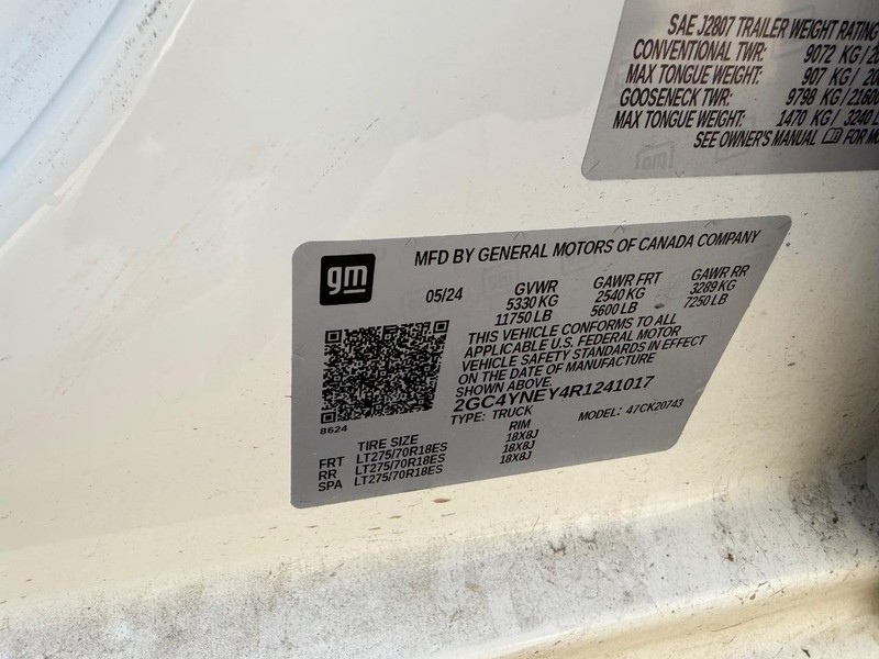 Chevrolet Silverado 2500HD Vehicle Full-screen Gallery Image 19