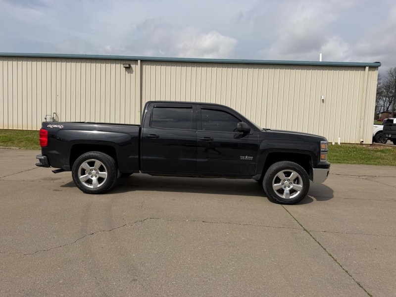 Chevrolet Silverado 1500 Vehicle Full-screen Gallery Image 2