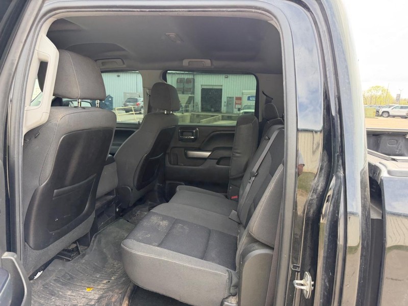 Chevrolet Silverado 1500 Vehicle Full-screen Gallery Image 7