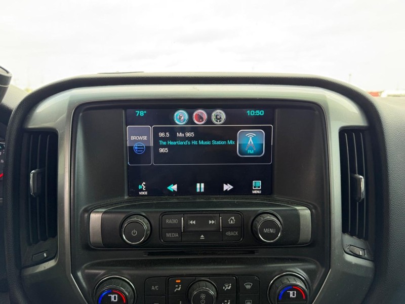 Chevrolet Silverado 1500 Vehicle Full-screen Gallery Image 12