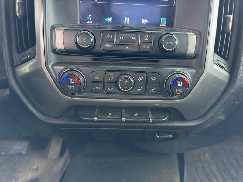 Chevrolet Silverado 1500 Vehicle Full-screen Gallery Image 13