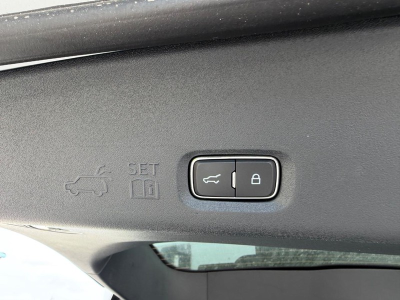 Ford Expedition Vehicle Full-screen Gallery Image 5