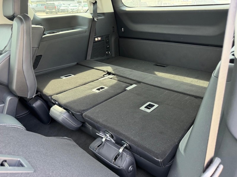 Ford Expedition Vehicle Full-screen Gallery Image 7