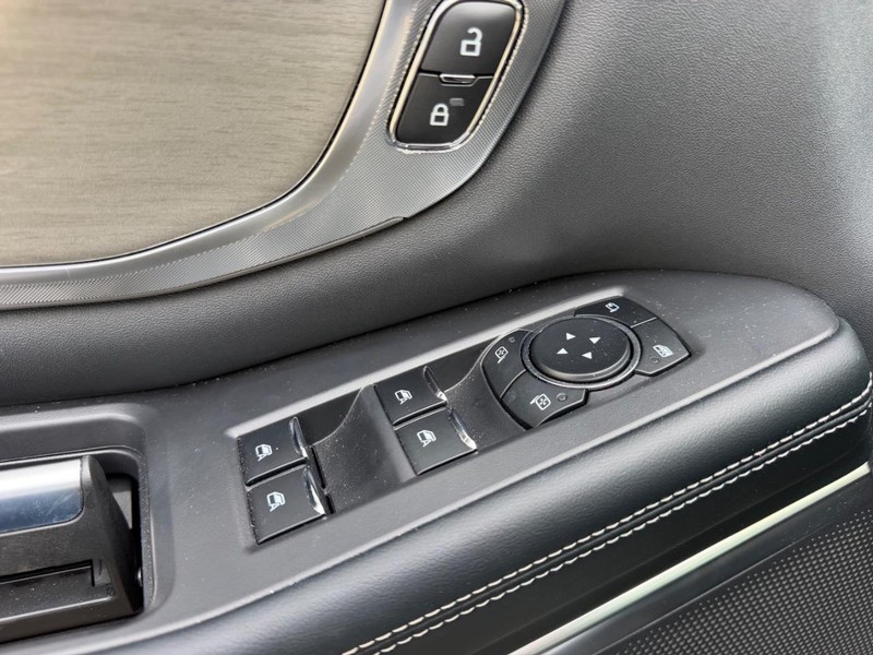 Ford Expedition Vehicle Full-screen Gallery Image 18