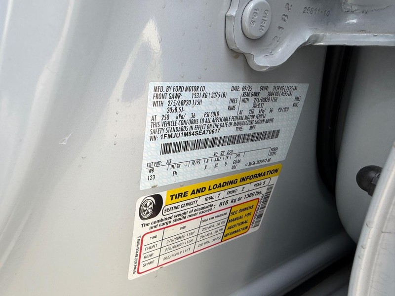 Ford Expedition Vehicle Full-screen Gallery Image 22