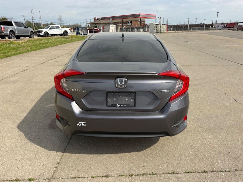 Honda Civic Sedan Vehicle Full-screen Gallery Image 4