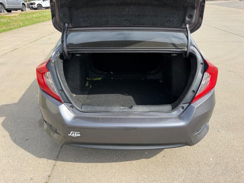 Honda Civic Sedan Vehicle Full-screen Gallery Image 5