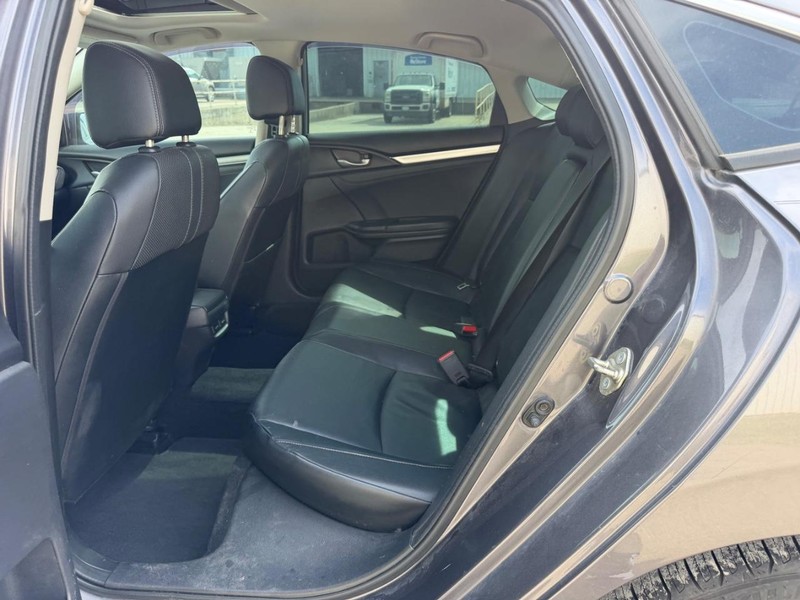 Honda Civic Sedan Vehicle Full-screen Gallery Image 7