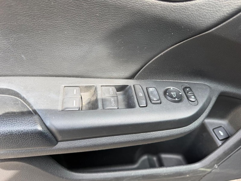 Honda Civic Sedan Vehicle Full-screen Gallery Image 16