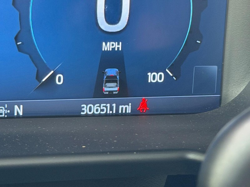 Ford Super Duty F-250 SRW Vehicle Full-screen Gallery Image 19