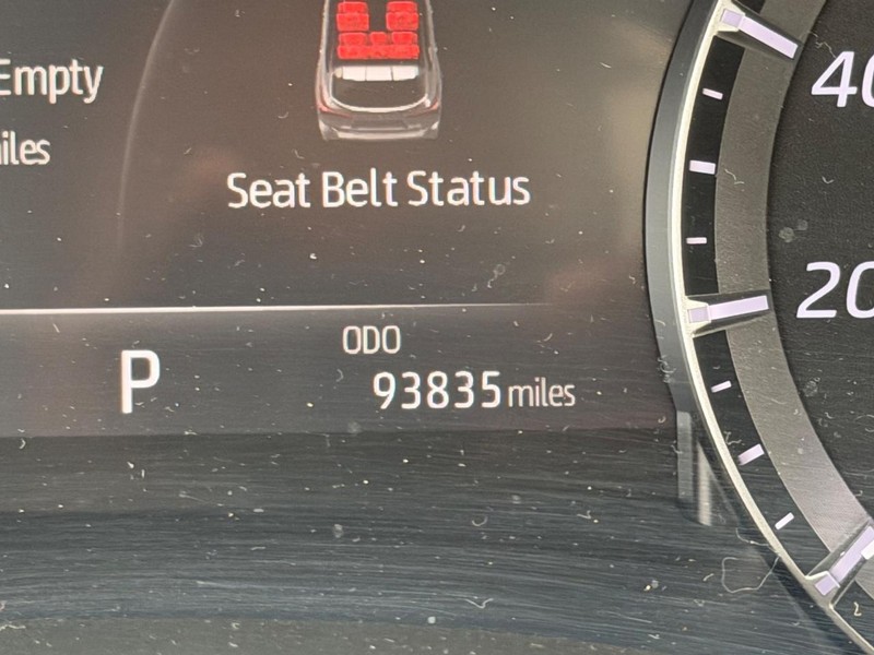 Toyota Highlander Vehicle Full-screen Gallery Image 22