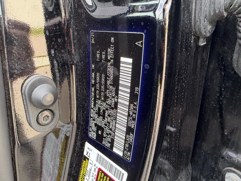 Toyota Highlander Vehicle Full-screen Gallery Image 24