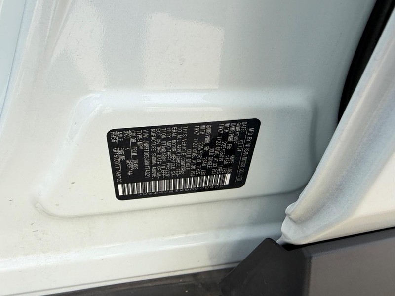 Nissan Rogue Vehicle Full-screen Gallery Image 24