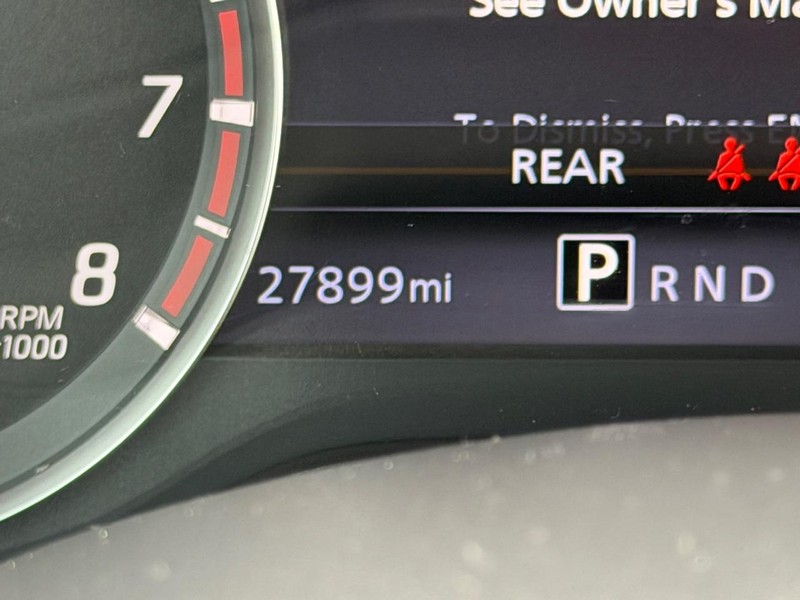 Nissan Titan Vehicle Full-screen Gallery Image 17