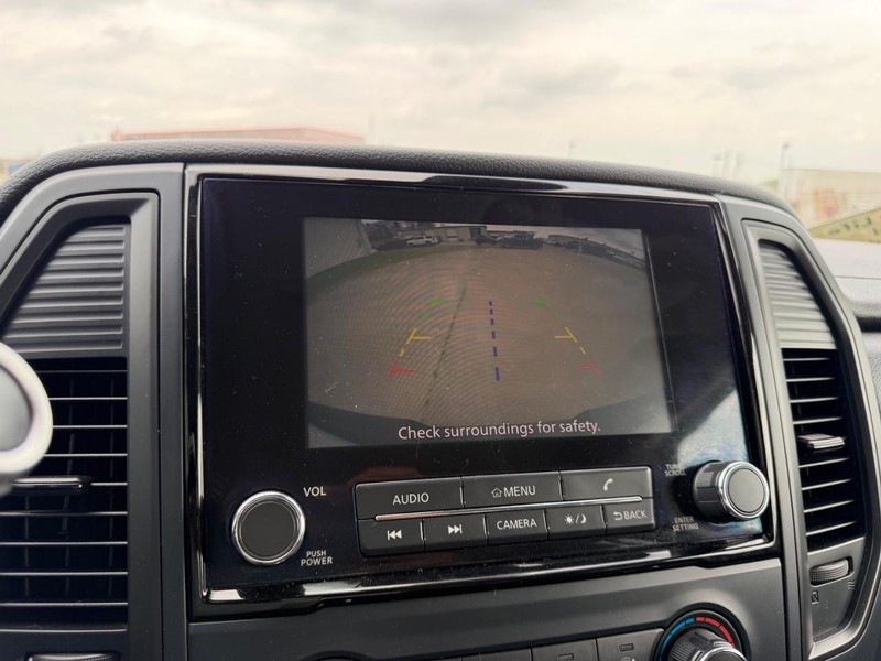 Nissan Titan Vehicle Full-screen Gallery Image 18