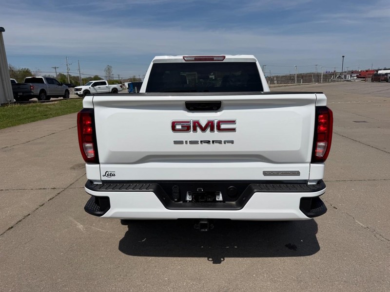 GMC Sierra 1500 Vehicle Full-screen Gallery Image 4