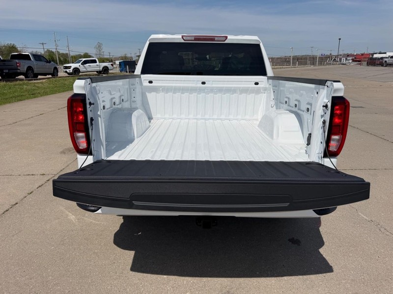 GMC Sierra 1500 Vehicle Full-screen Gallery Image 5