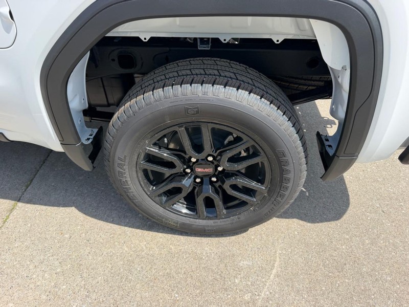 GMC Sierra 1500 Vehicle Full-screen Gallery Image 6