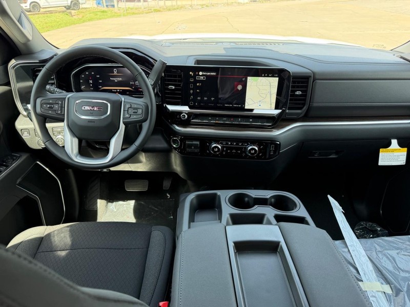 GMC Sierra 1500 Vehicle Full-screen Gallery Image 8