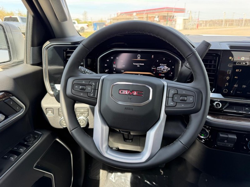 GMC Sierra 1500 Vehicle Full-screen Gallery Image 9